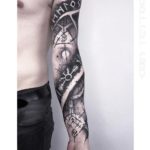 фото мужской рукав татуировка руны